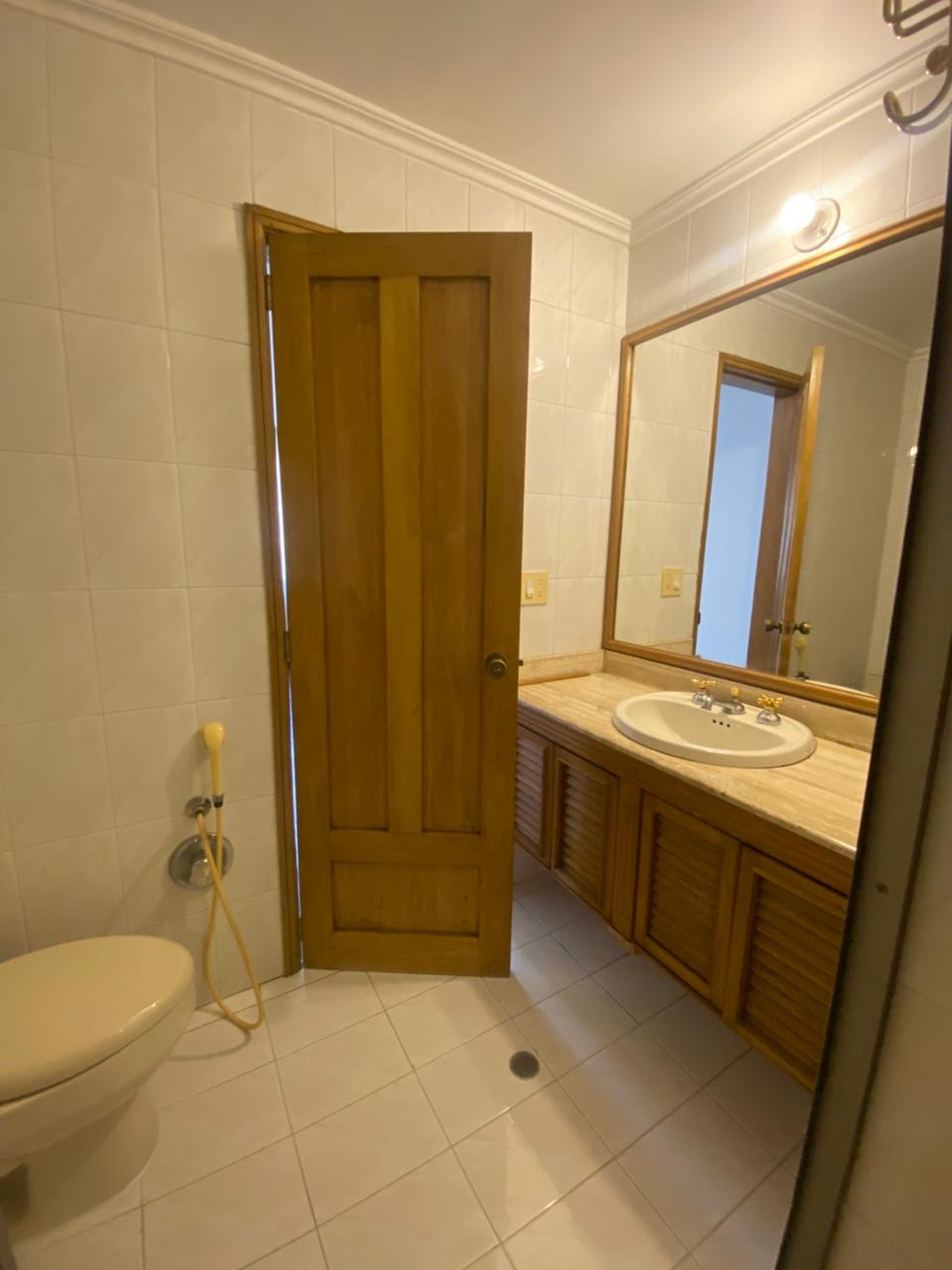 VENDO APARTAMENTO EN EDIFICIO EL NARANJO