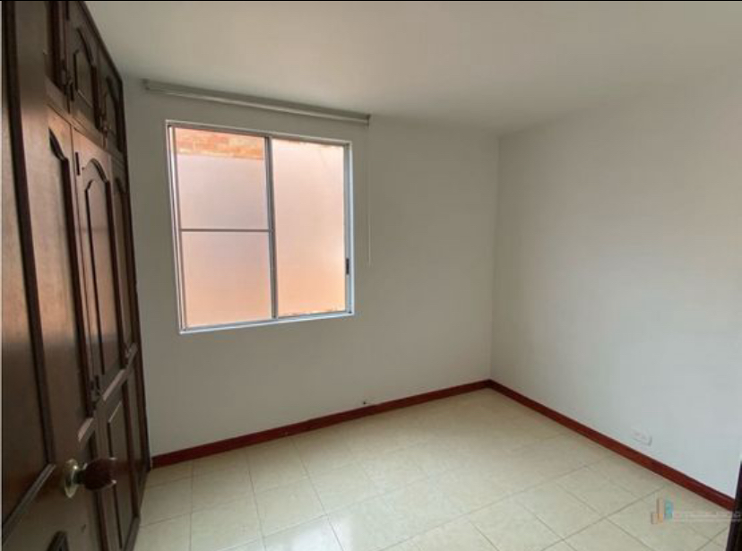 VENDO APARTAMENTO CR CALICANTO