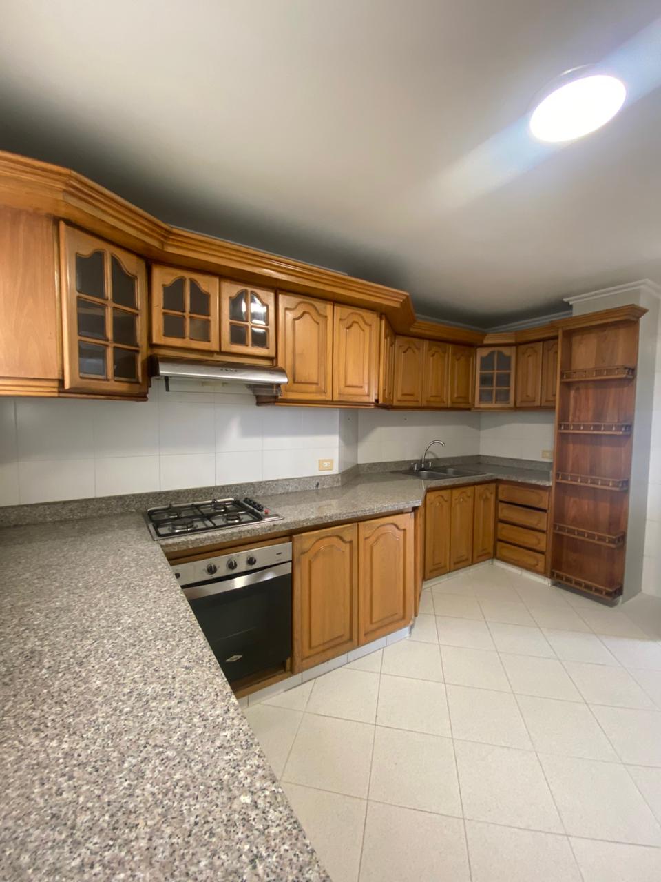 VENDO APARTAMENTO EN EDIFICIO EL NARANJO