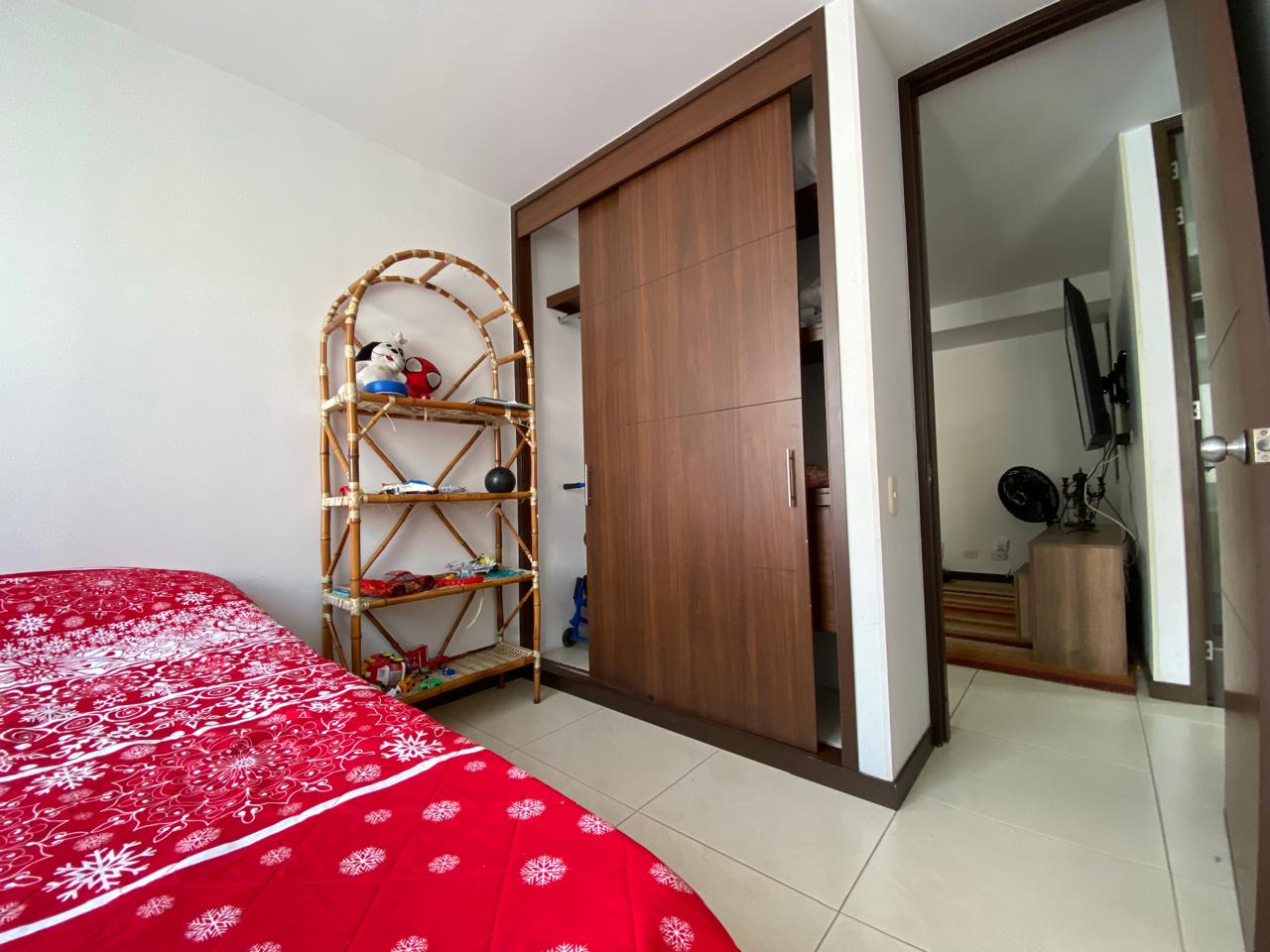 VENDO APARTAMENTO EN CR PARQUES DE LA BOCHA