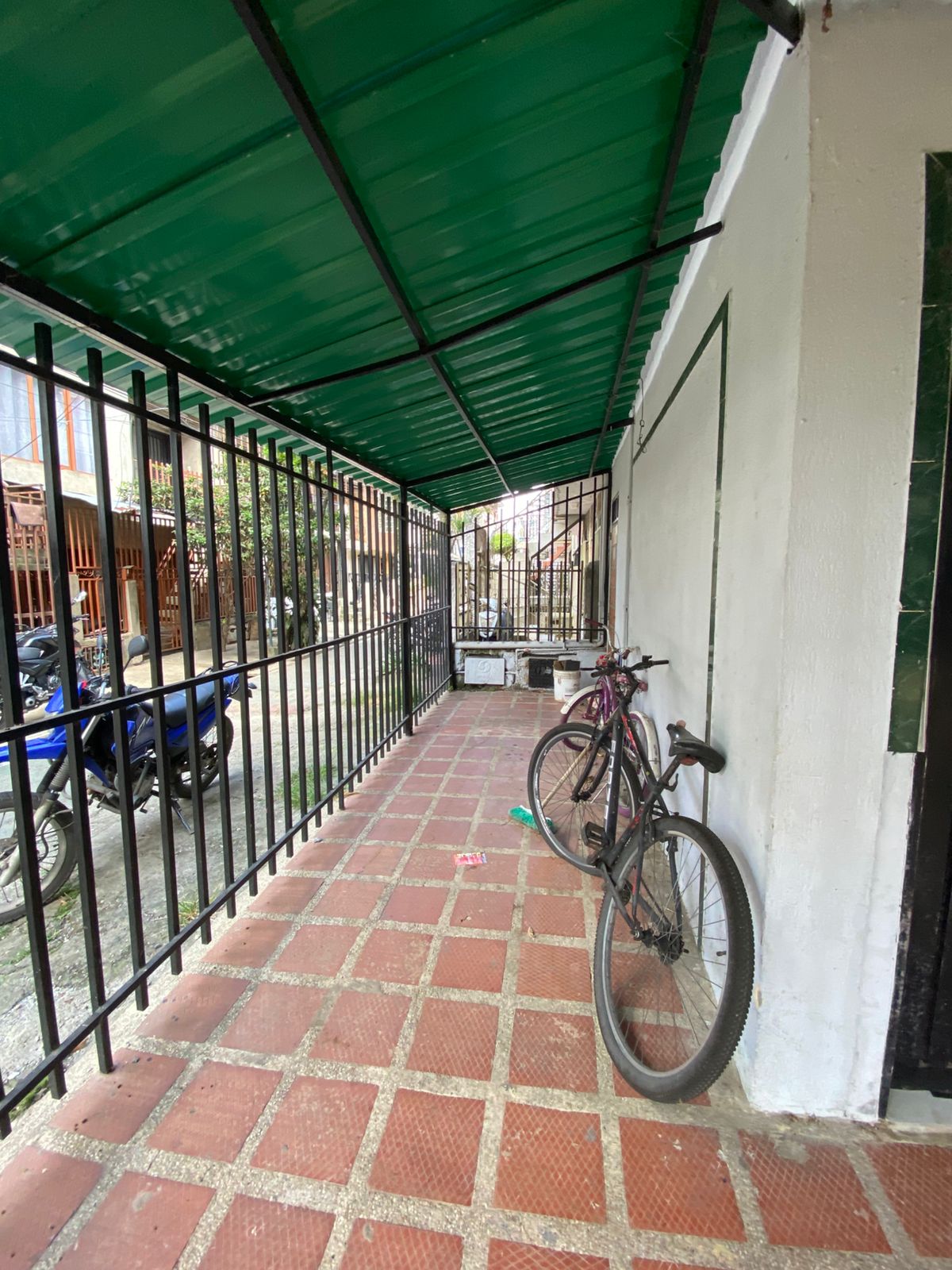 VENDO CASA EN CIUDAD CORDOBA
