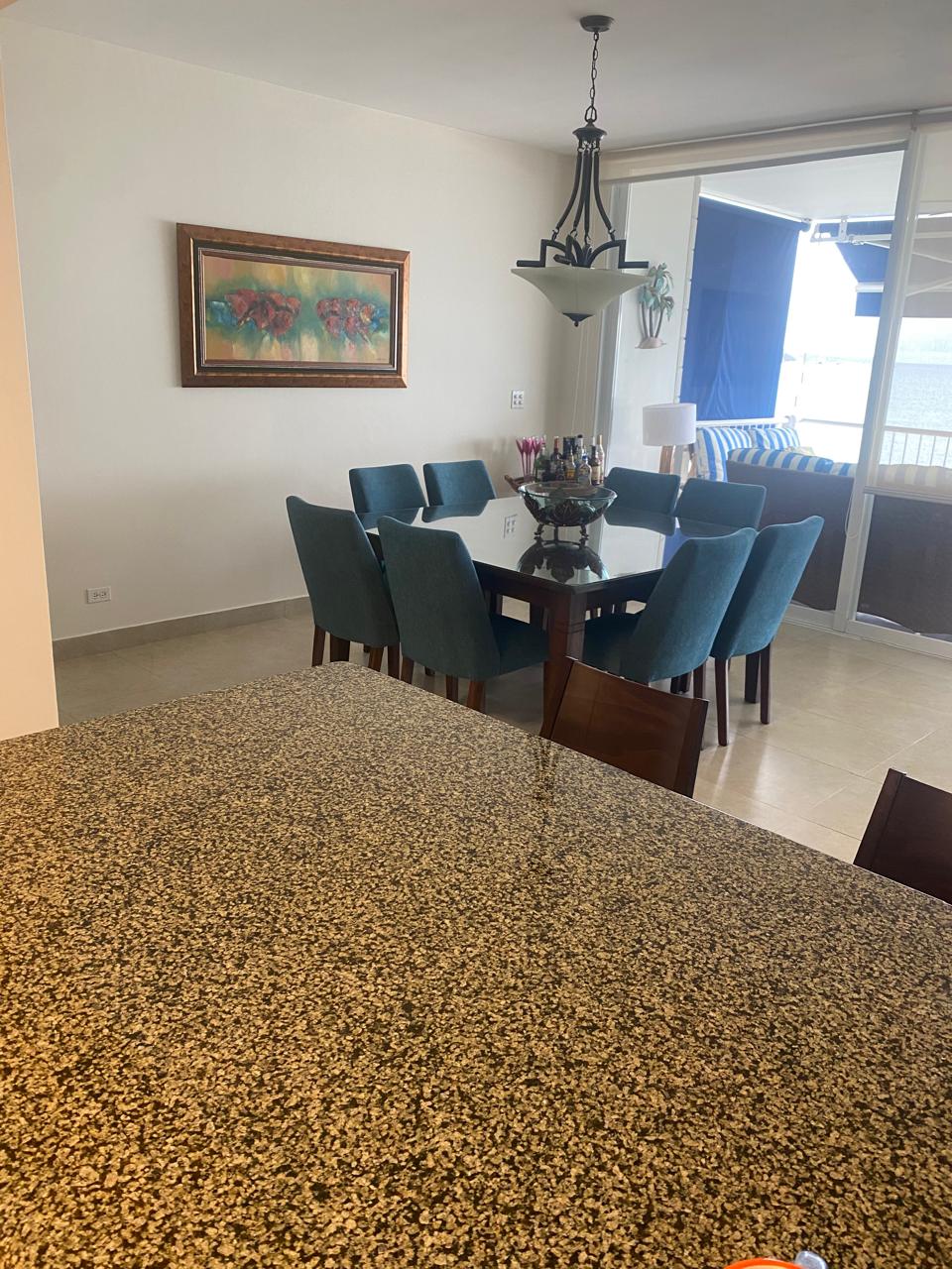 Se Vende en Playa Blanca PH La Ensenada FRENTE AL MAR