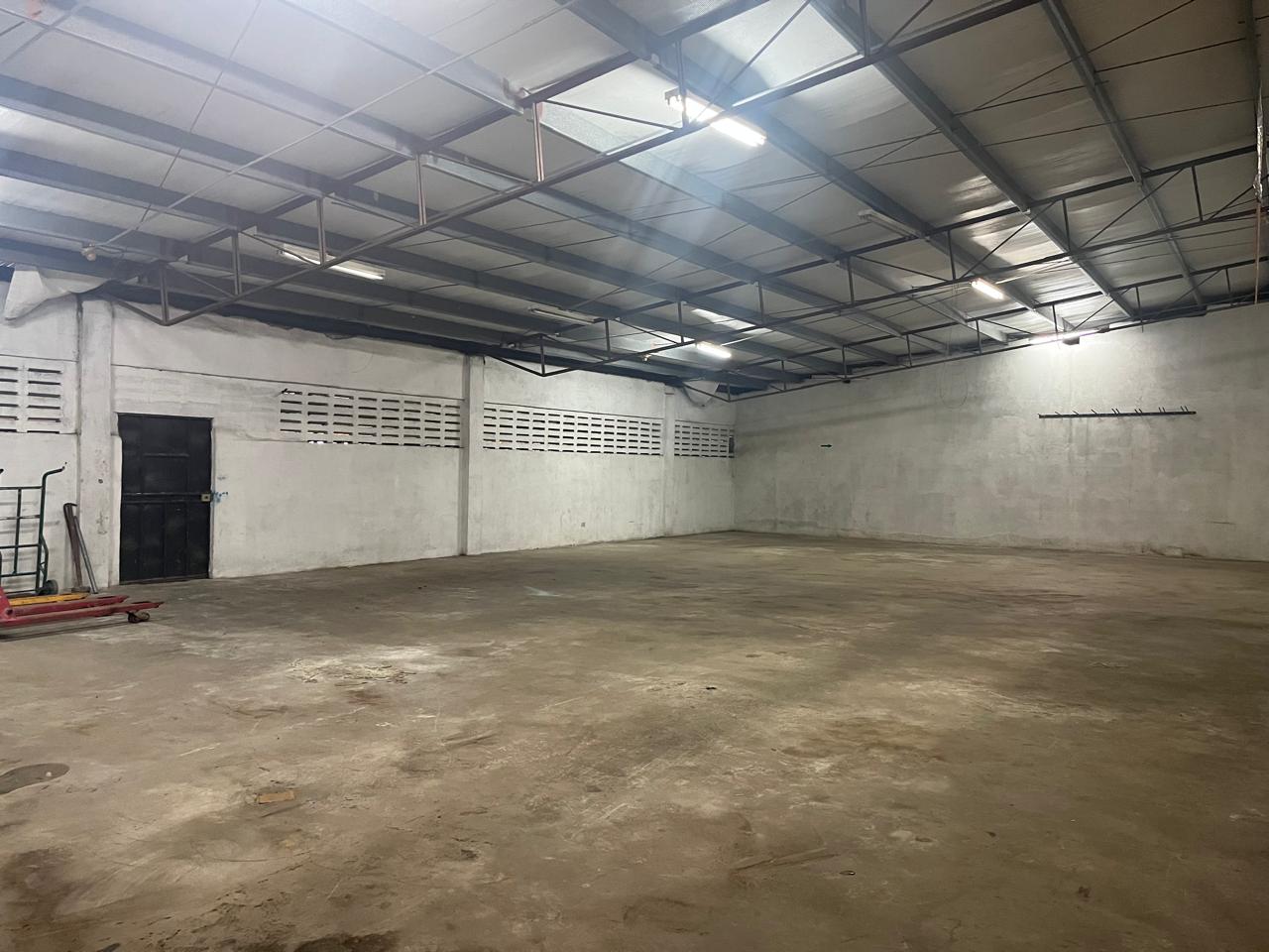 Se Vende Galera con oficina