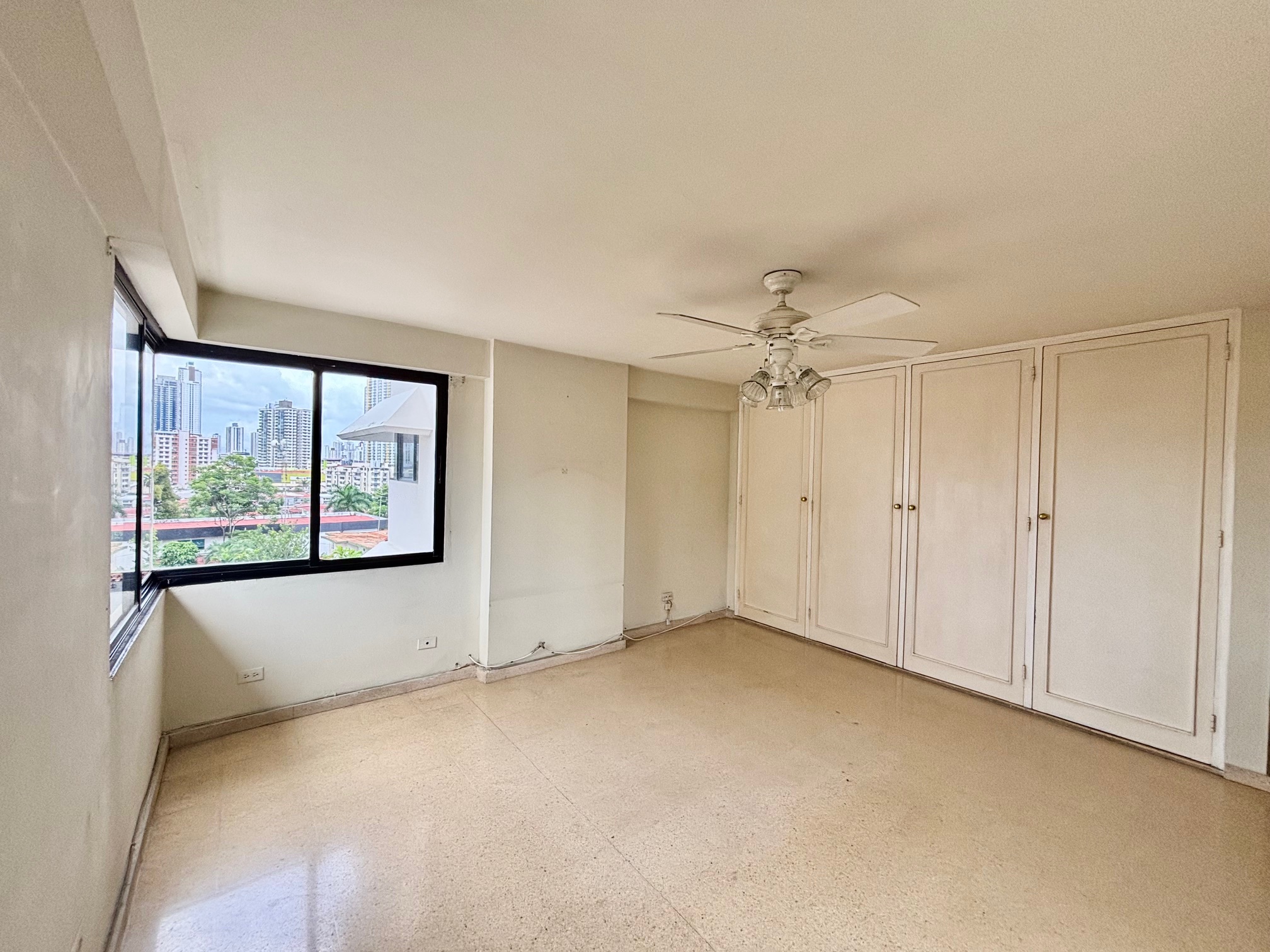 SE VENDE EN PH CARMEL, EL CARMEN