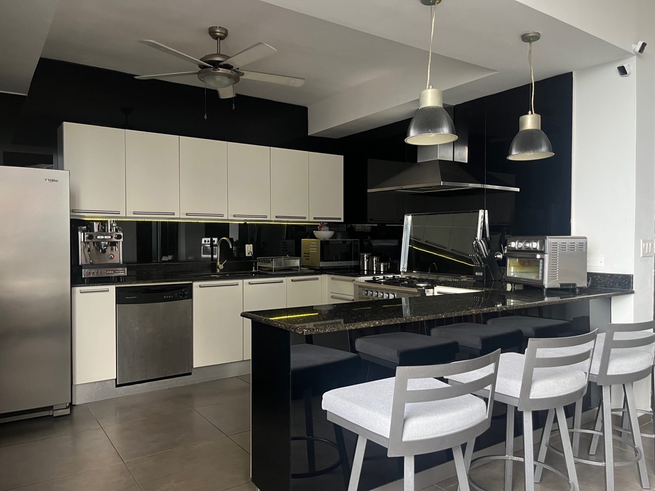 SE VENDE LOFT EN PH PORTANOVA EL CANGREJO