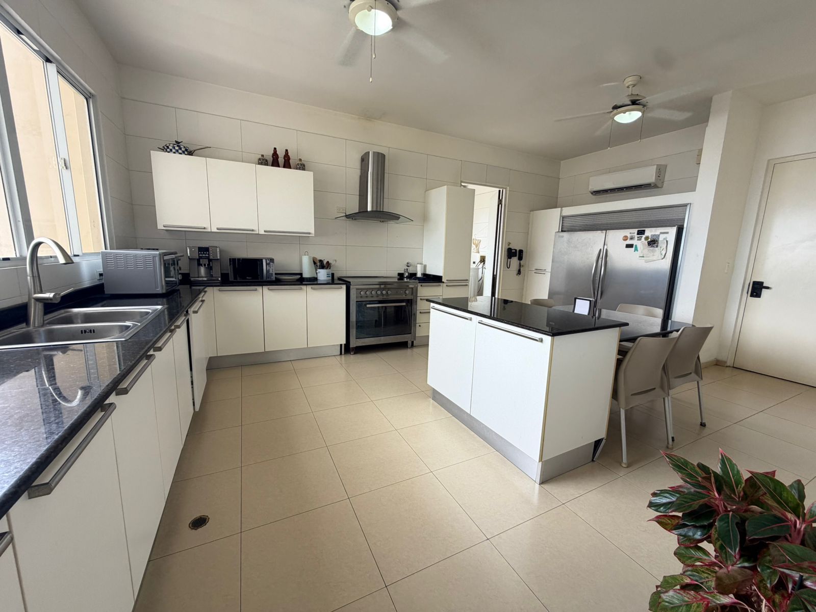 Se Vende apartamento en El Cangrejo, PH Portanova