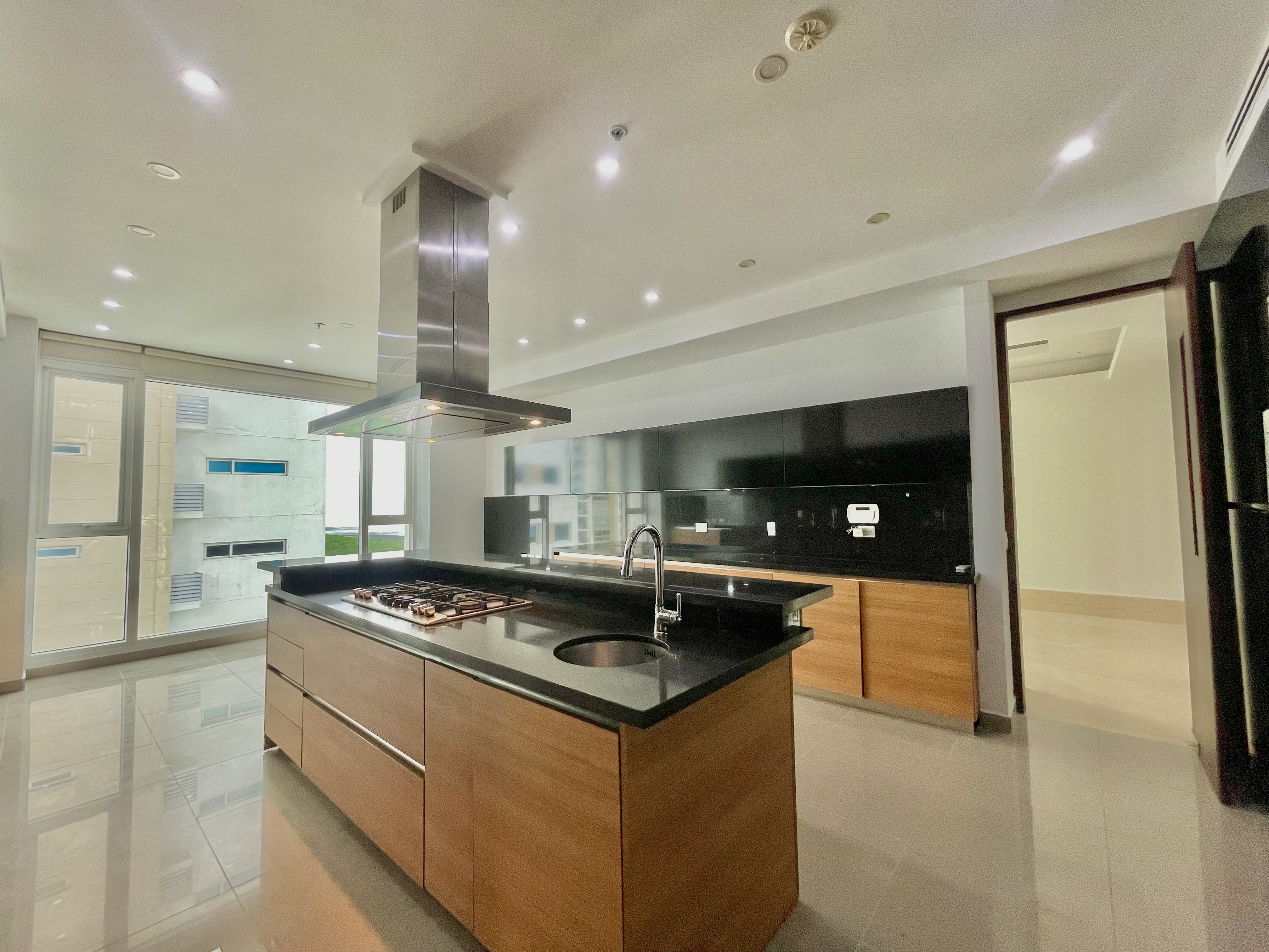 Se Vende apto en PH Marea, Costa del Este