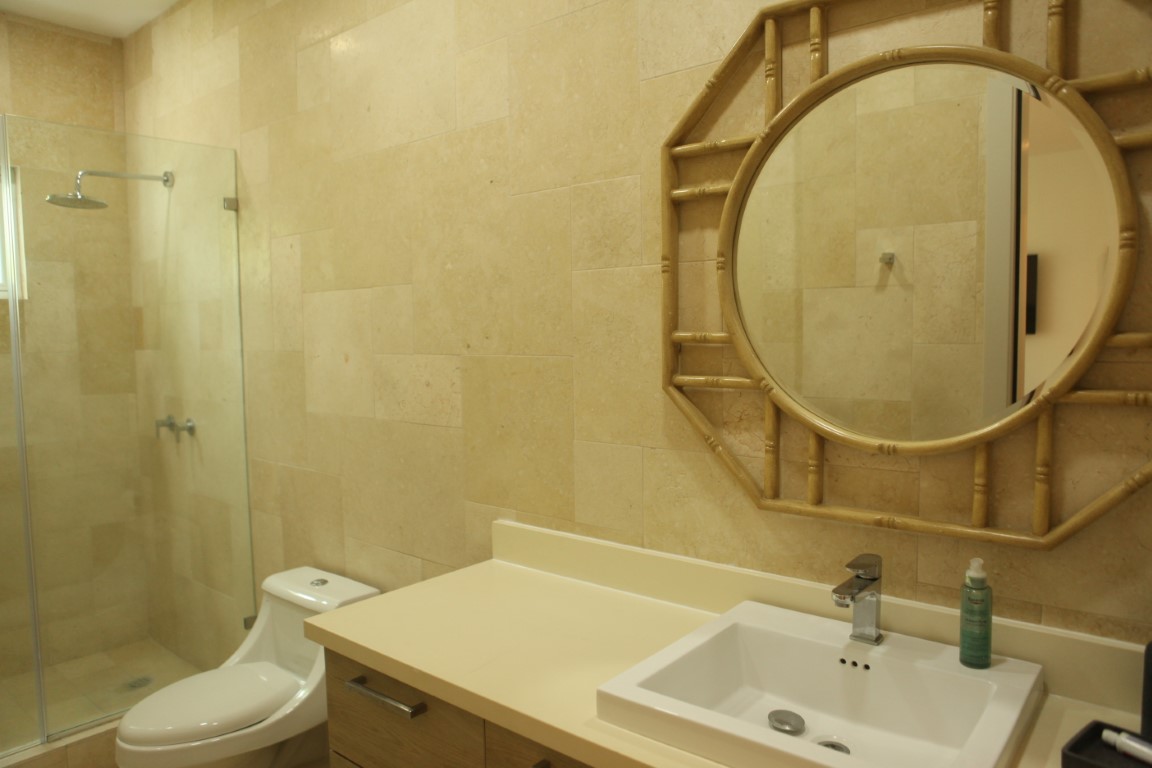 Casa en Venta en Punta Barco Village | Piscina y Amplio Terreno