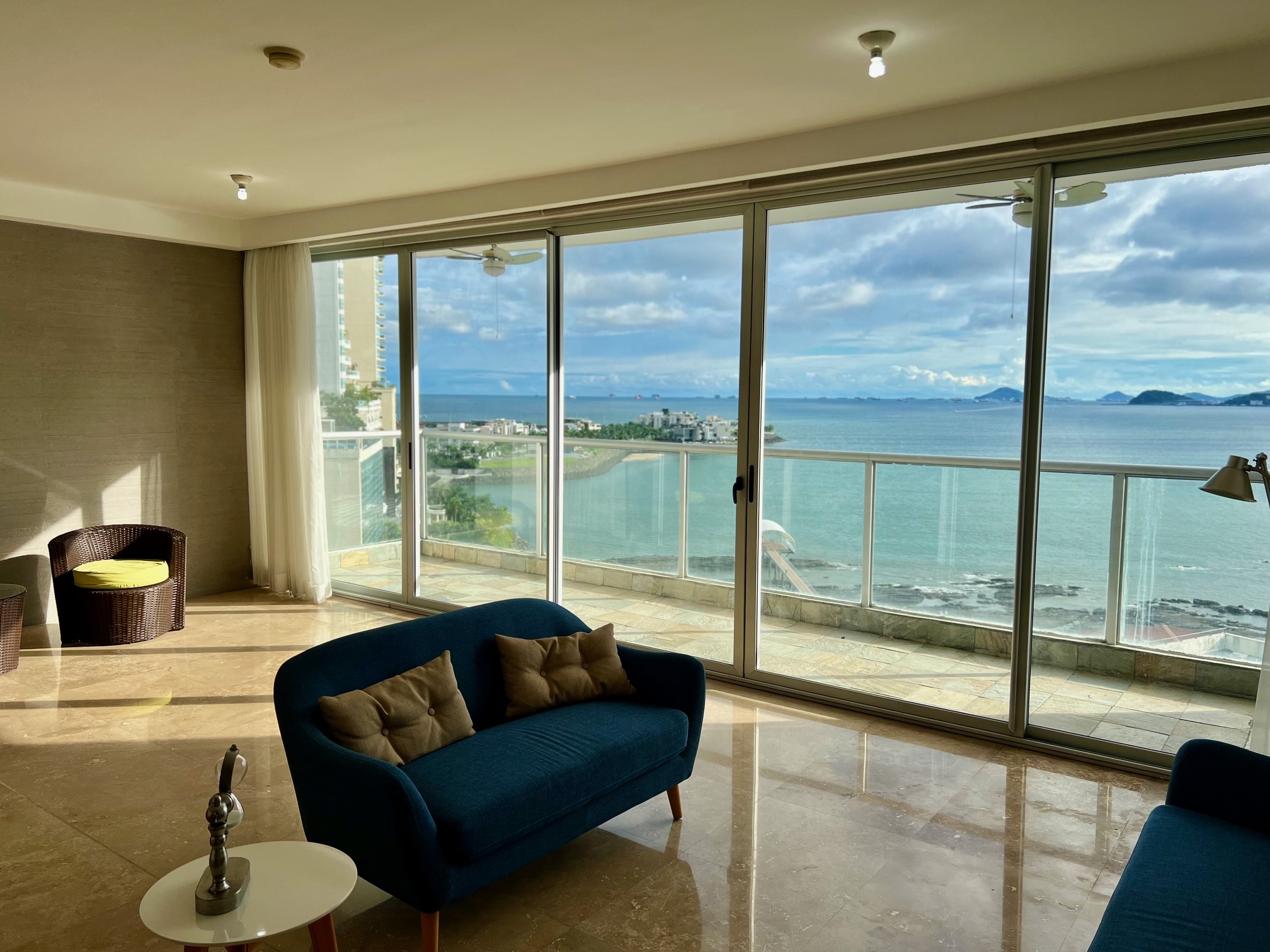 SE VENDE EN PH Q TOWER, PUNTA PACIFICA