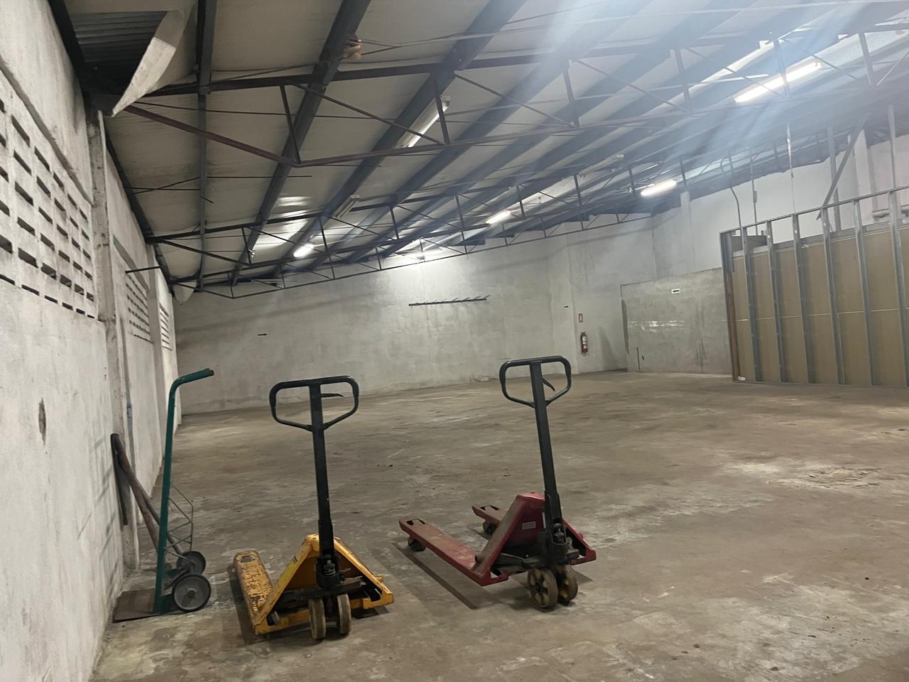 Se Vende Galera con oficina