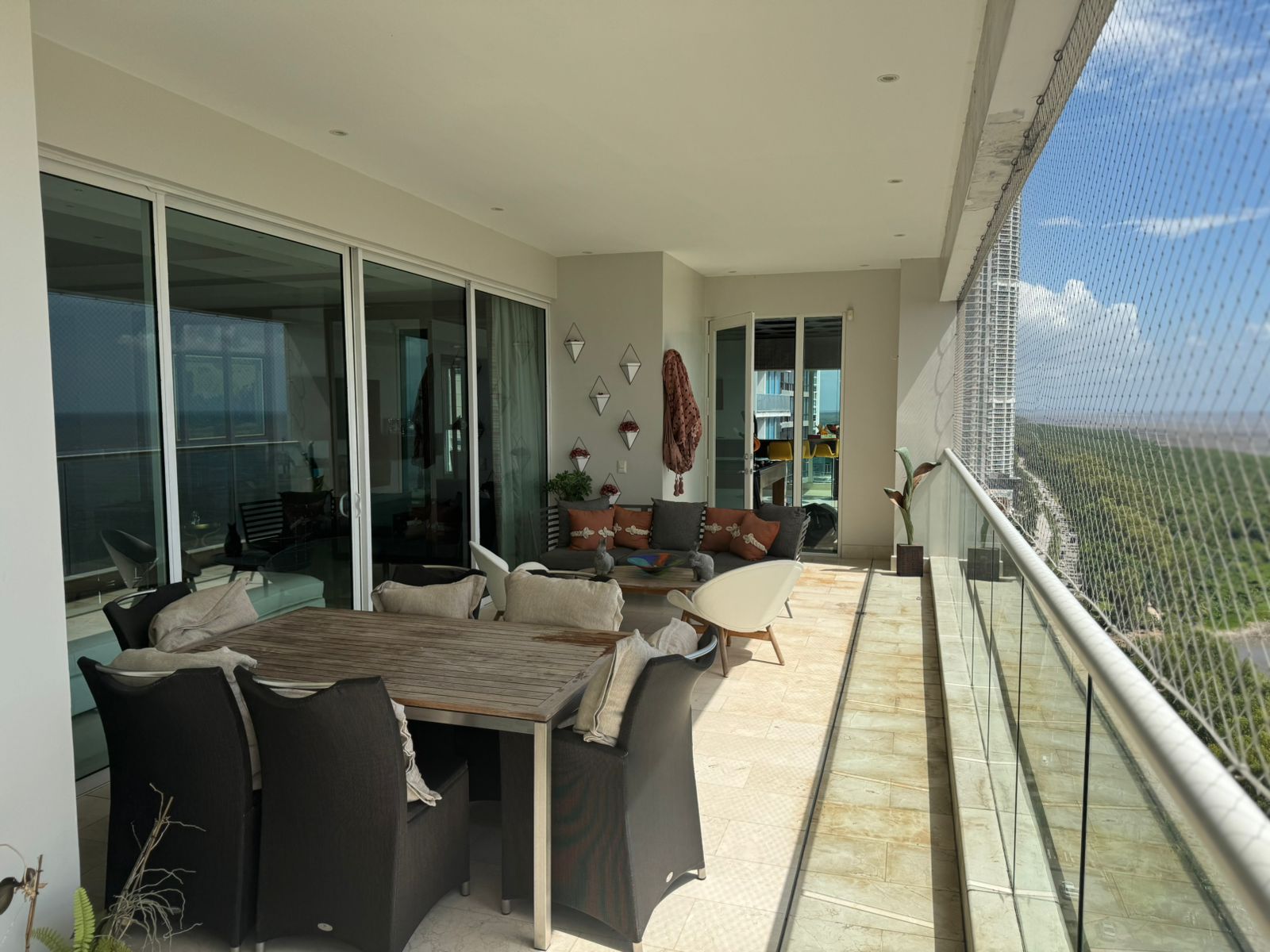 Se Vende apto en PH Marea, Costa del Este