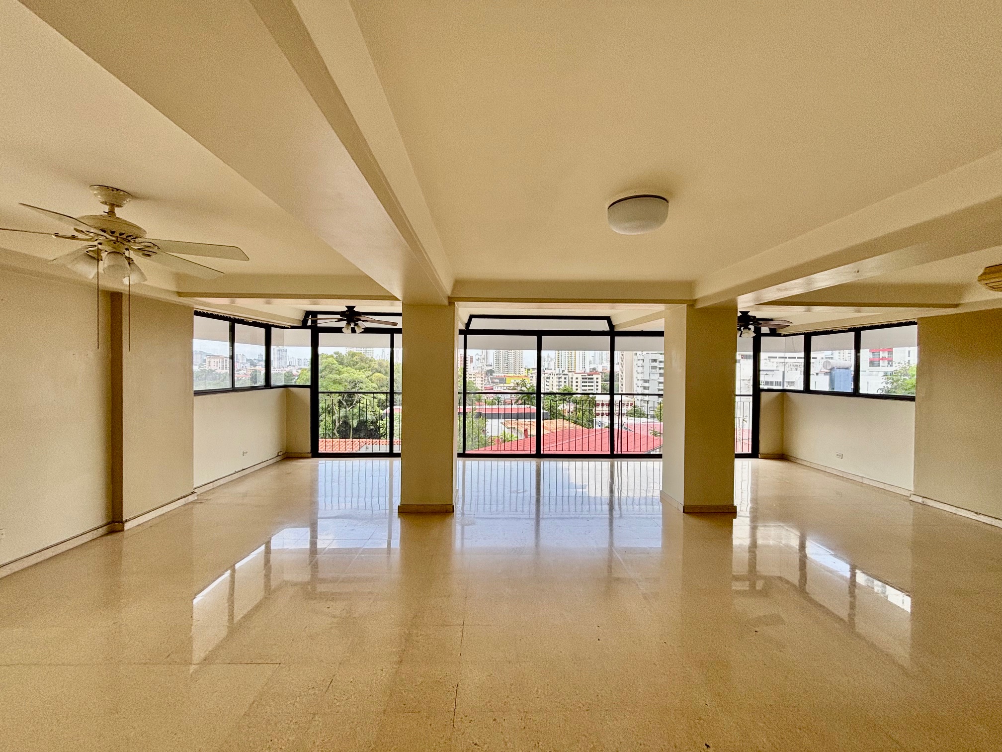 SE VENDE EN PH CARMEL, EL CARMEN