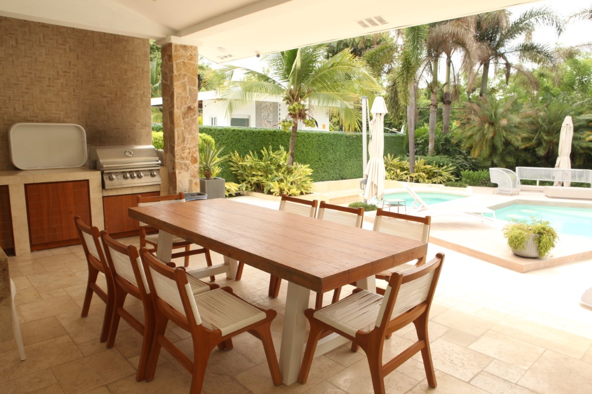 Casa en Venta en Punta Barco Village | Piscina y Amplio Terreno