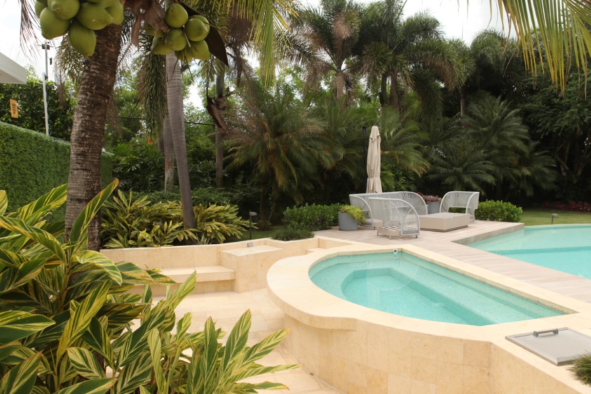 Casa en Venta en Punta Barco Village | Piscina y Amplio Terreno