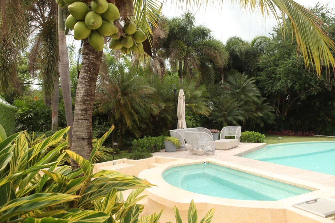 Casa en Venta en Punta Barco Village | Piscina y Amplio Terreno