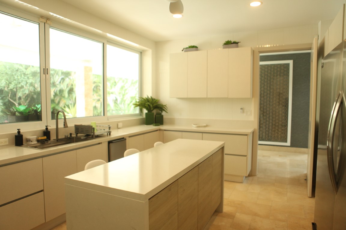 Casa en Venta en Punta Barco Village | Piscina y Amplio Terreno