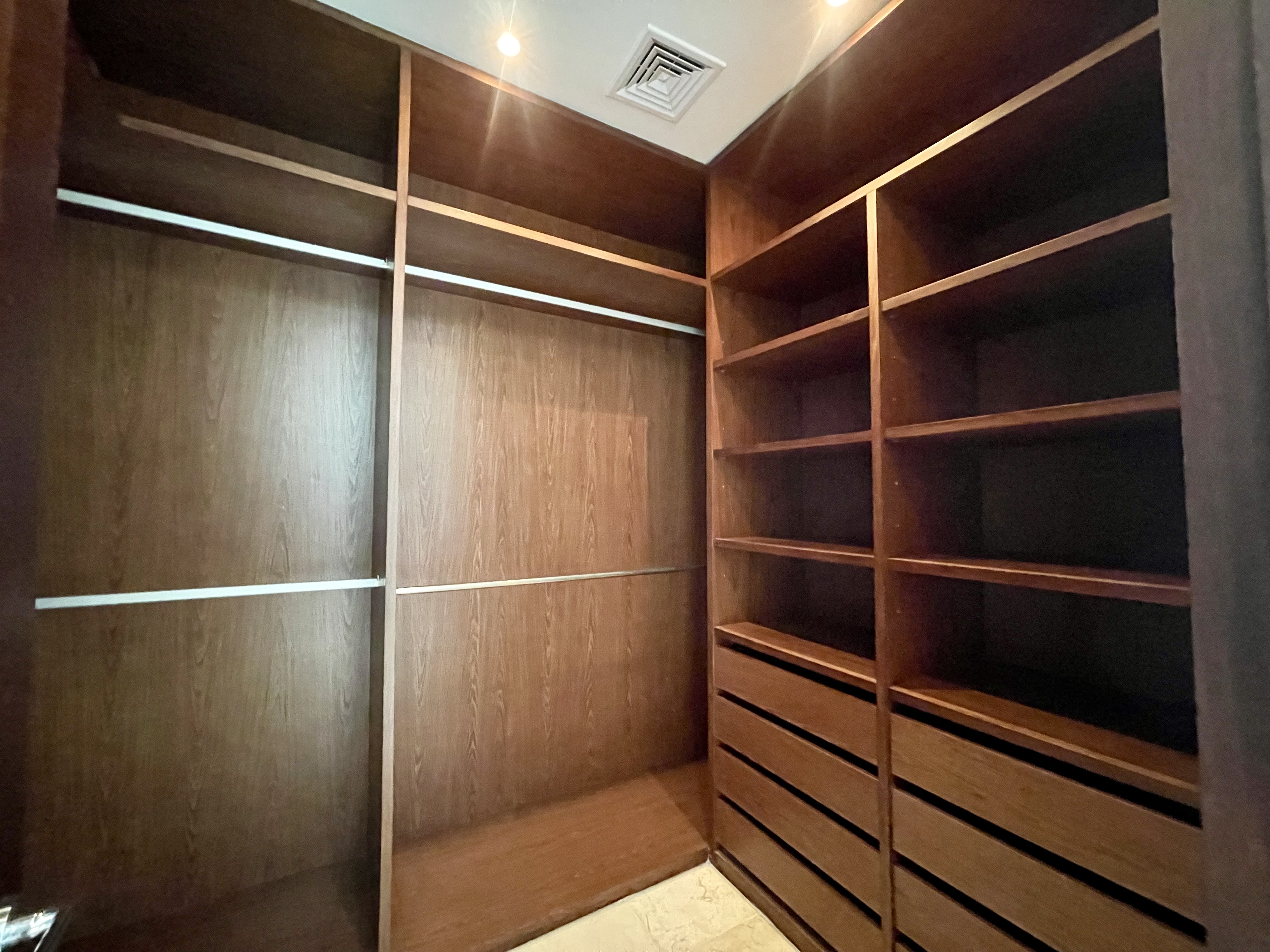 Se Vende apto en PH Marea, Costa del Este