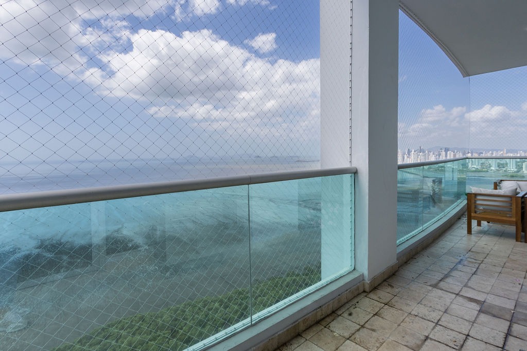 SE VENDE PRIMERA FILA EN COSTA DEL ESTE OCEAN ONE