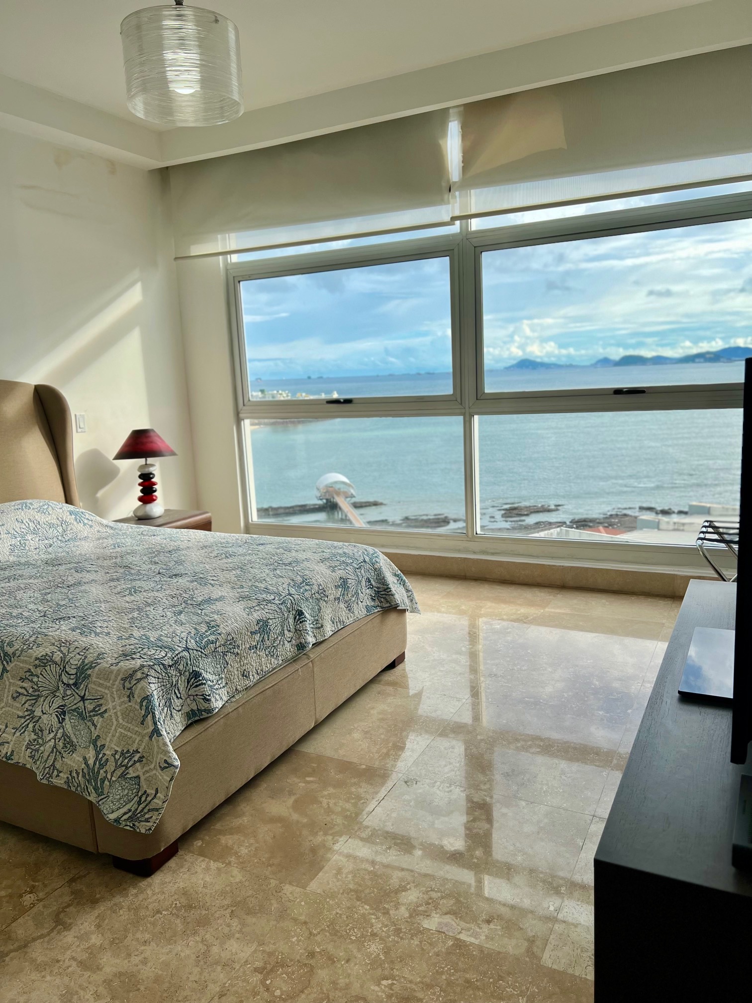 SE VENDE EN PH Q TOWER, PUNTA PACIFICA