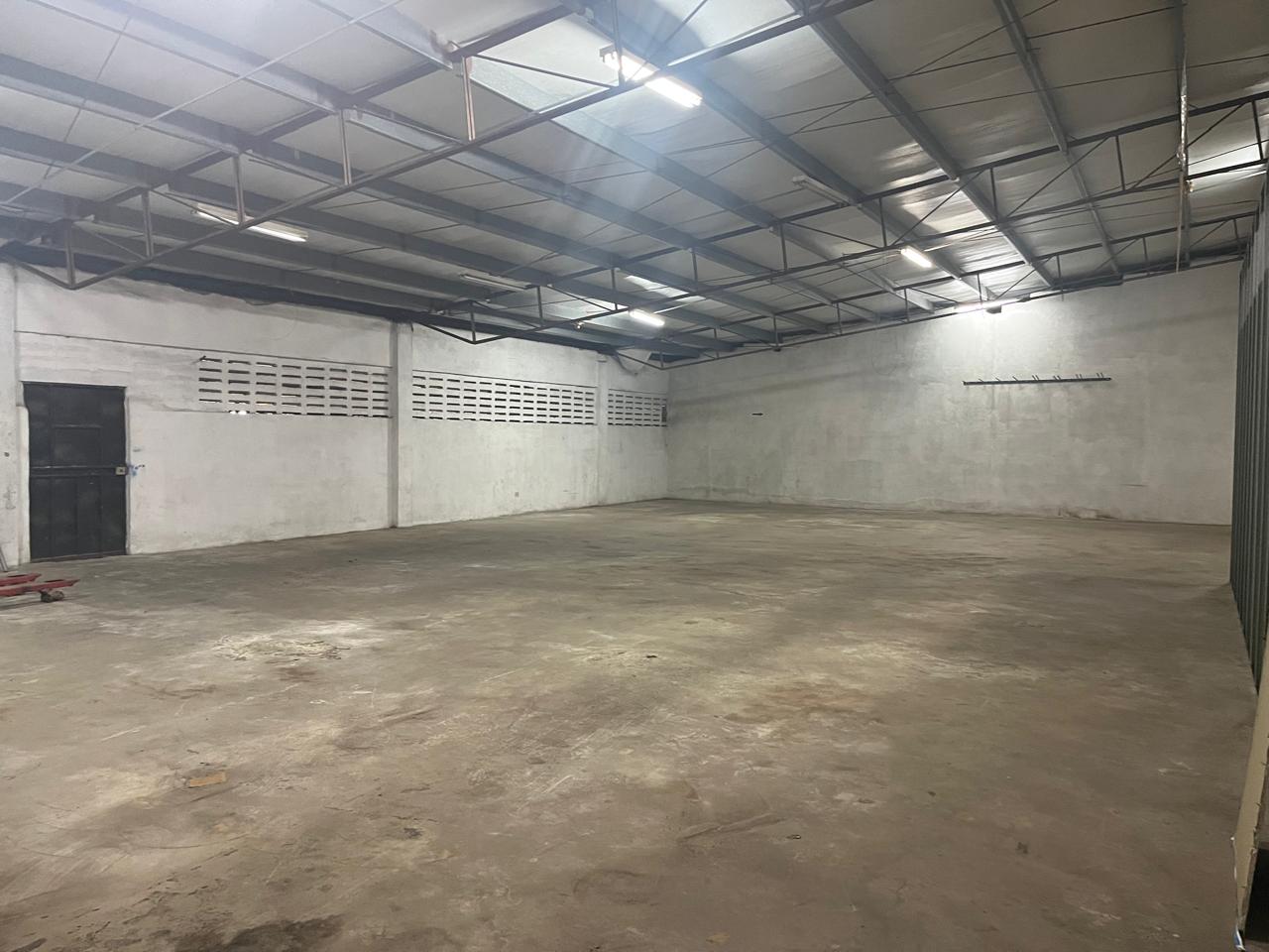 Se Vende Galera con oficina