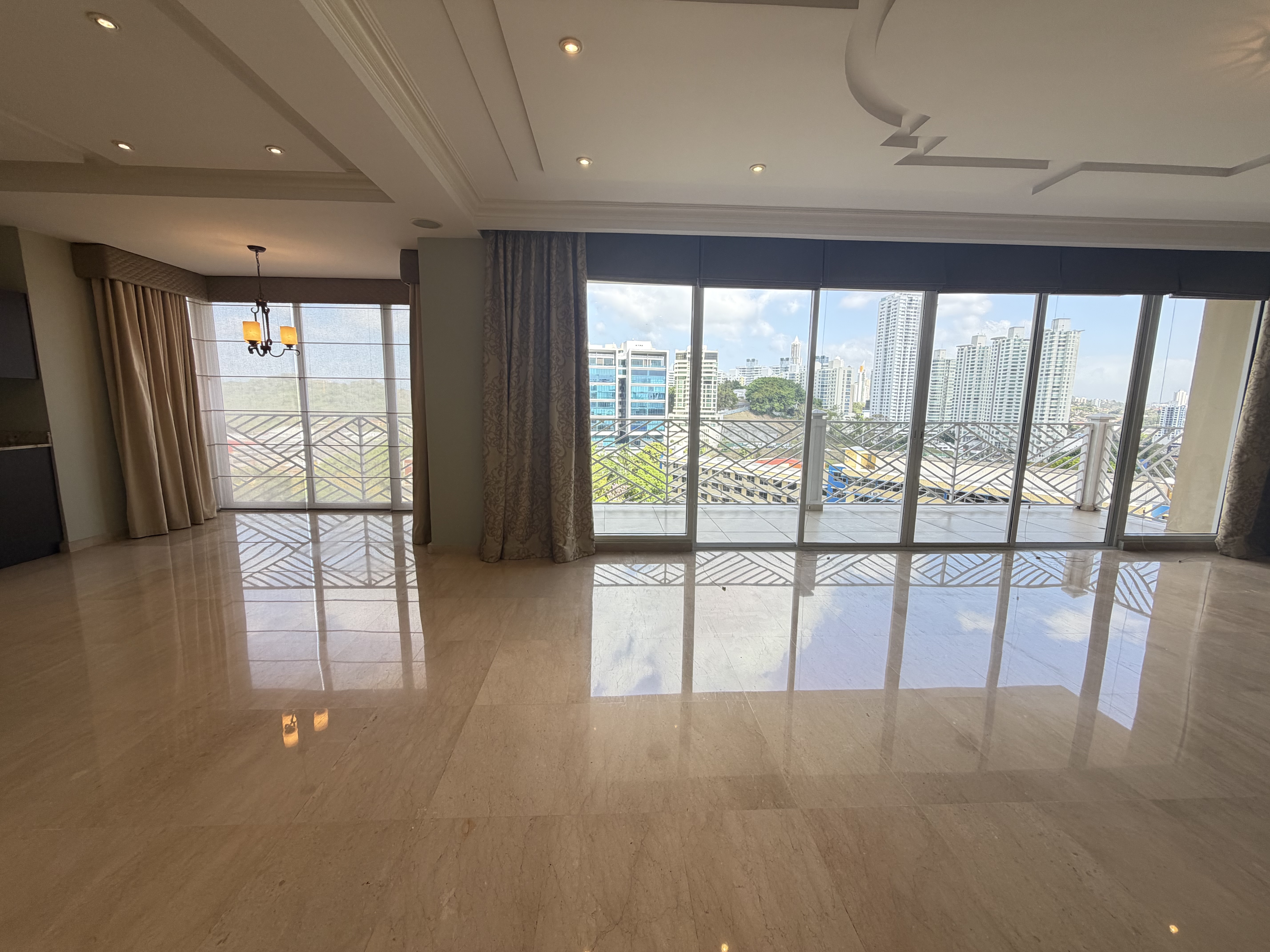 Se Vende apartamento en El Cangrejo, PH Portanova