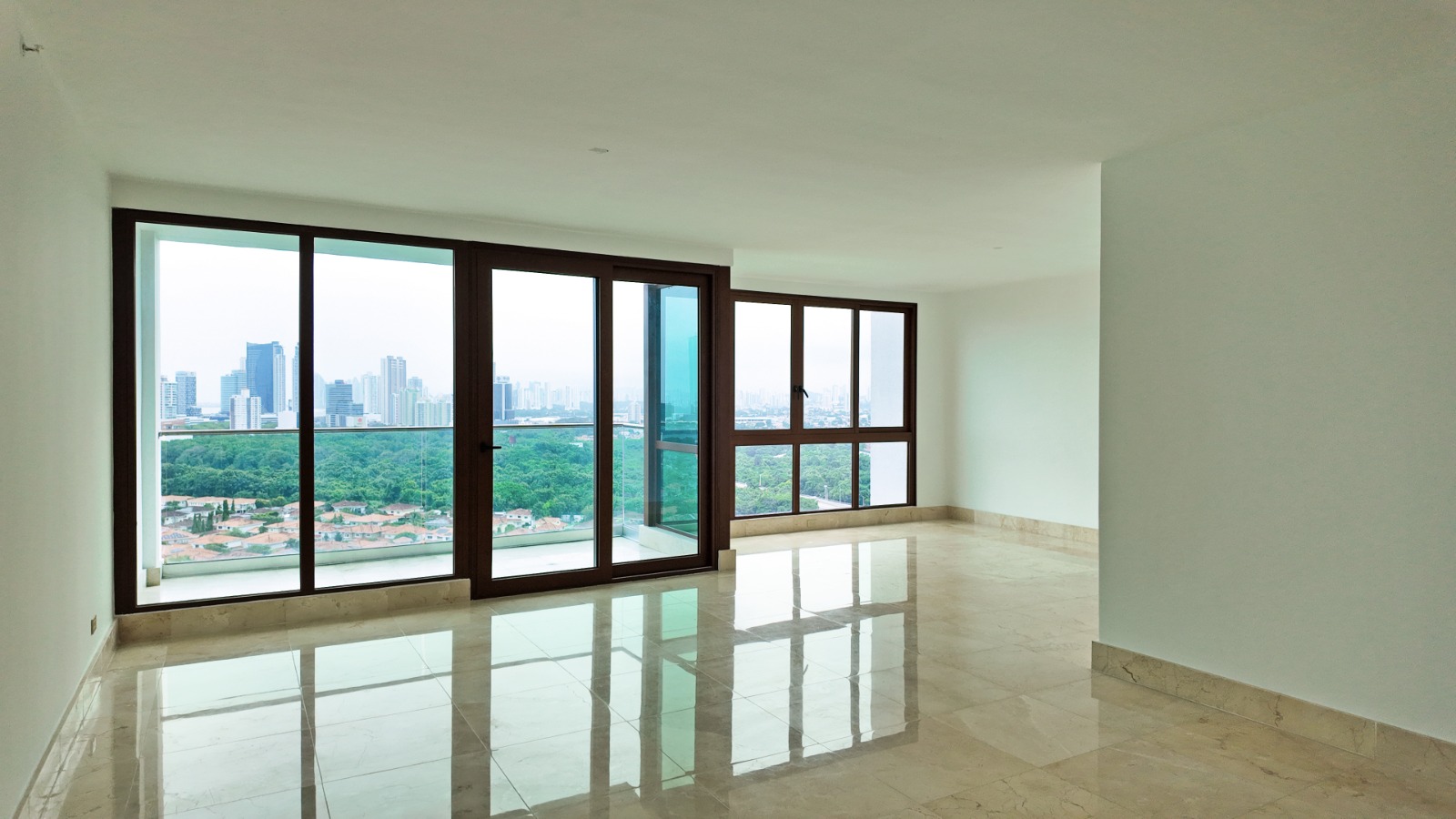 Se Vende apartamento en The Colonial, Santa Maria