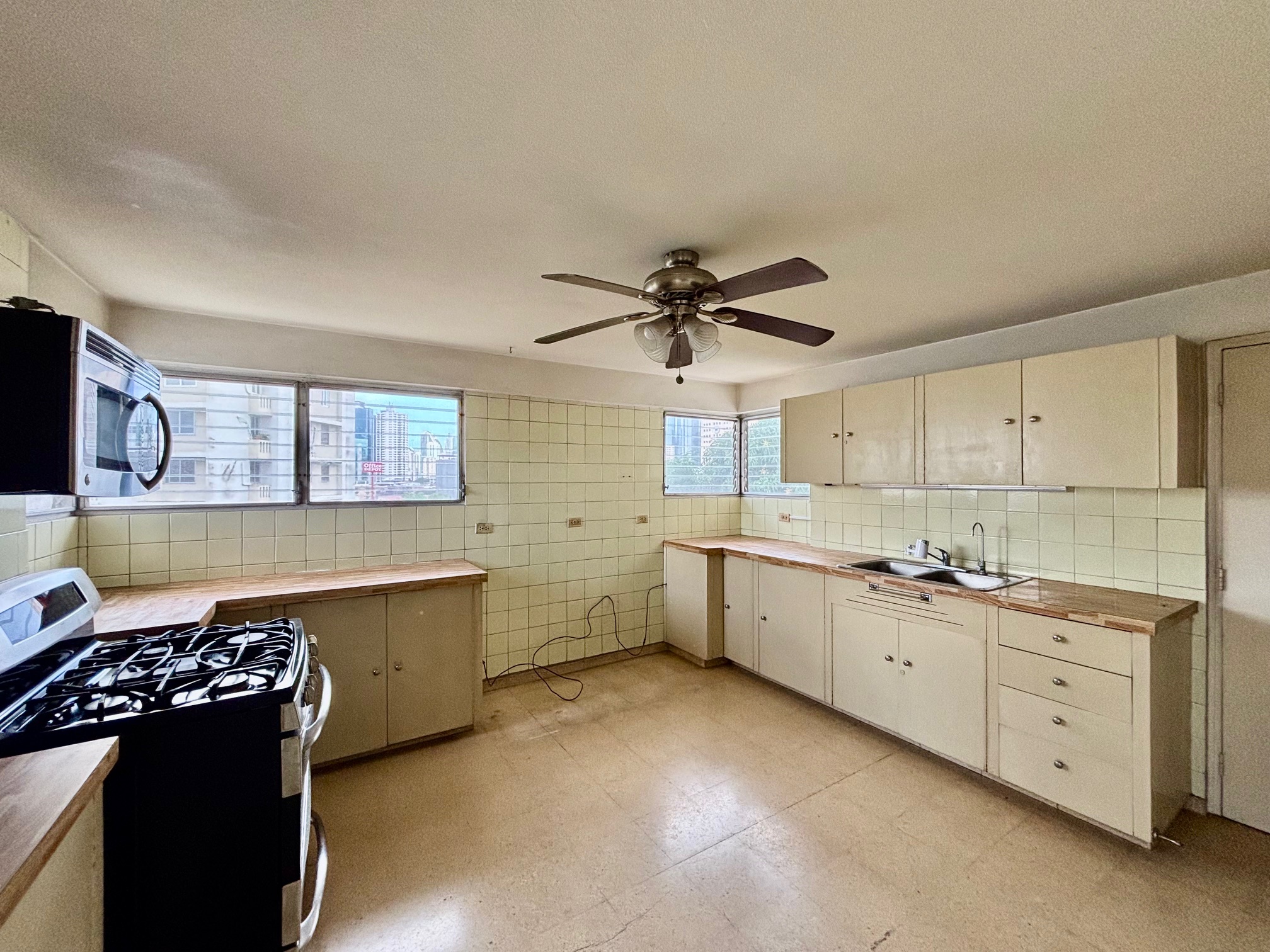 SE VENDE EN PH CARMEL, EL CARMEN