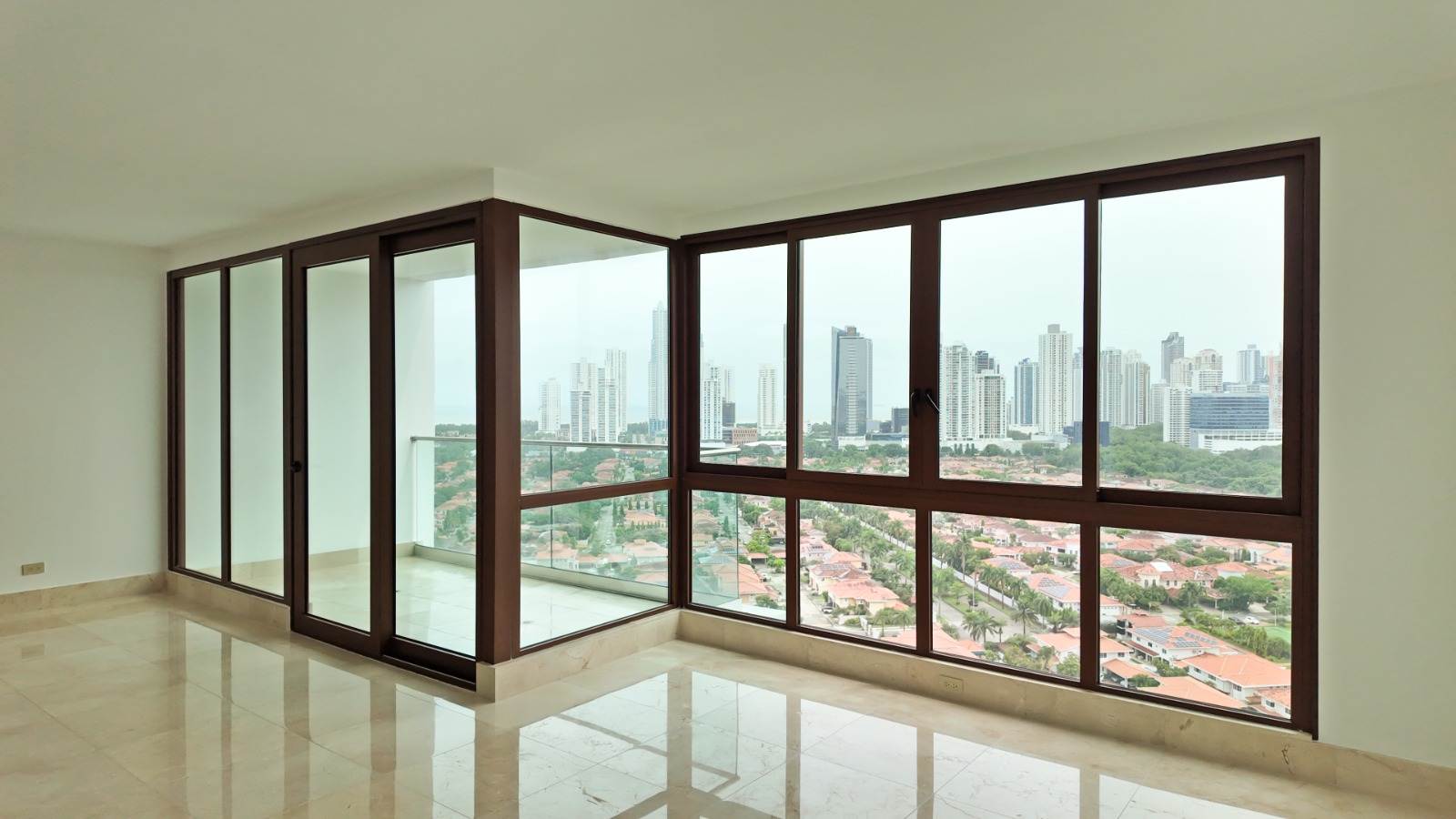 Se Vende apartamento en The Colonial, Santa Maria