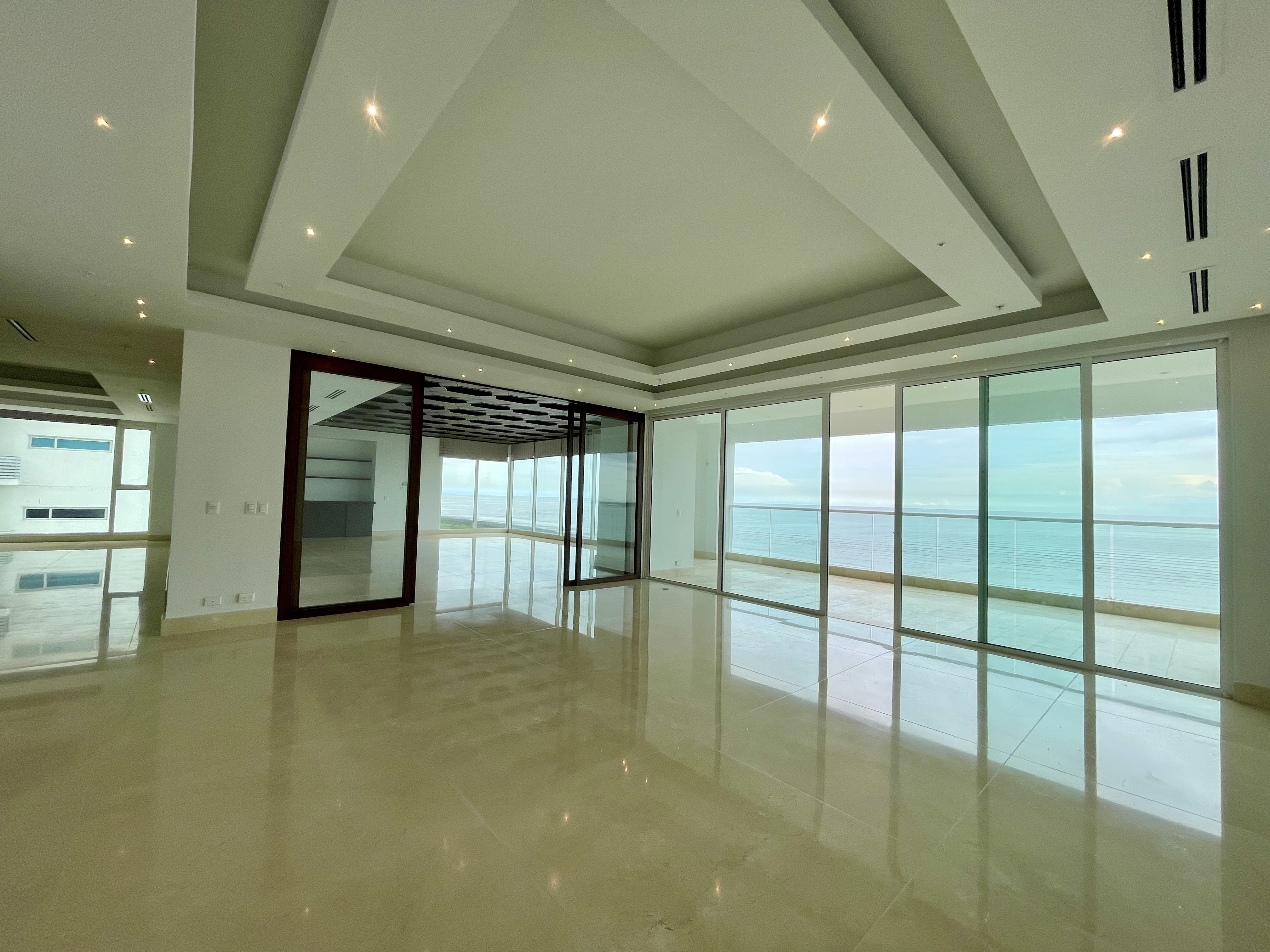 Se Vende apto en PH Marea, Costa del Este