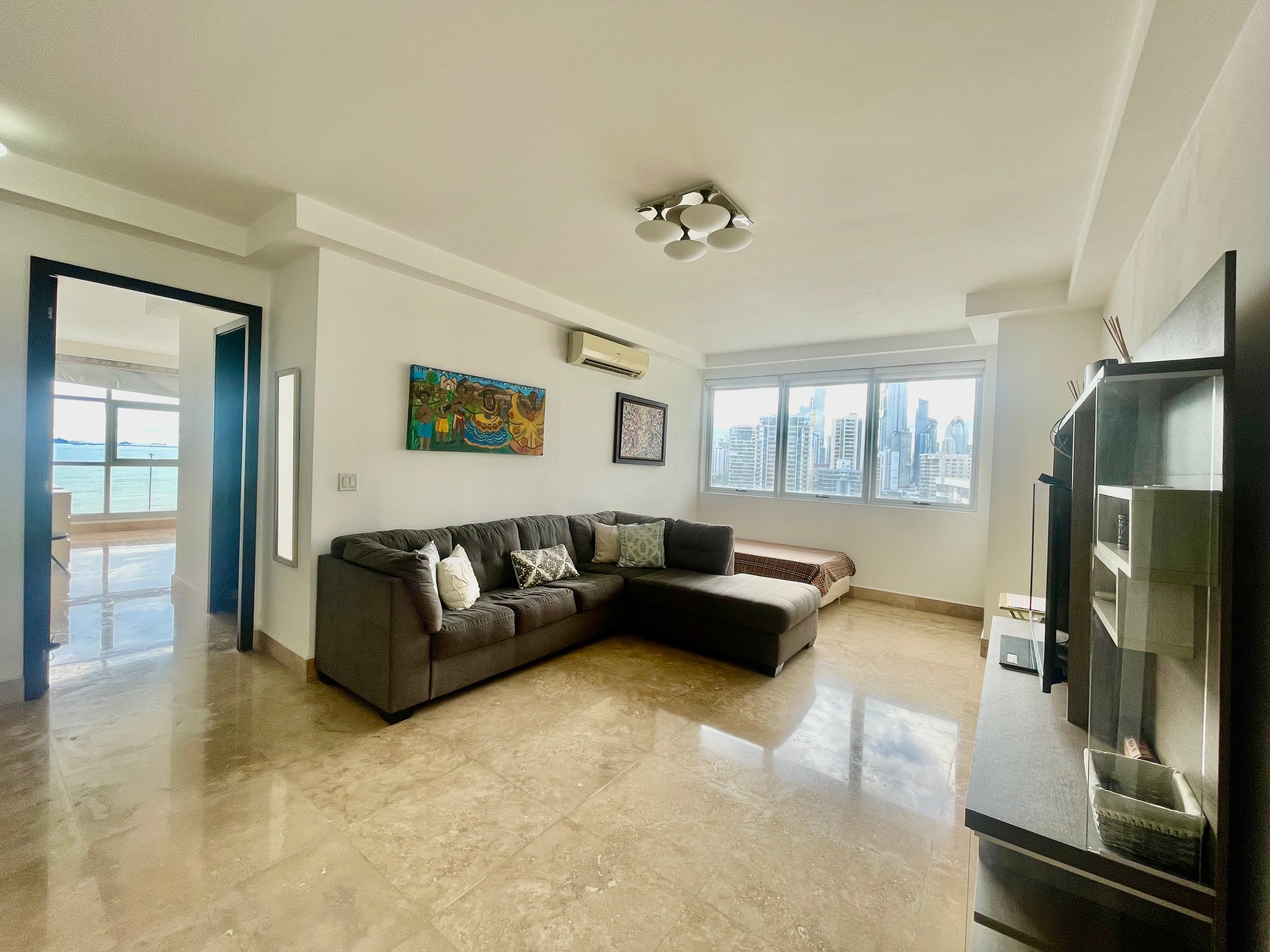 SE VENDE EN PH Q TOWER, PUNTA PACIFICA