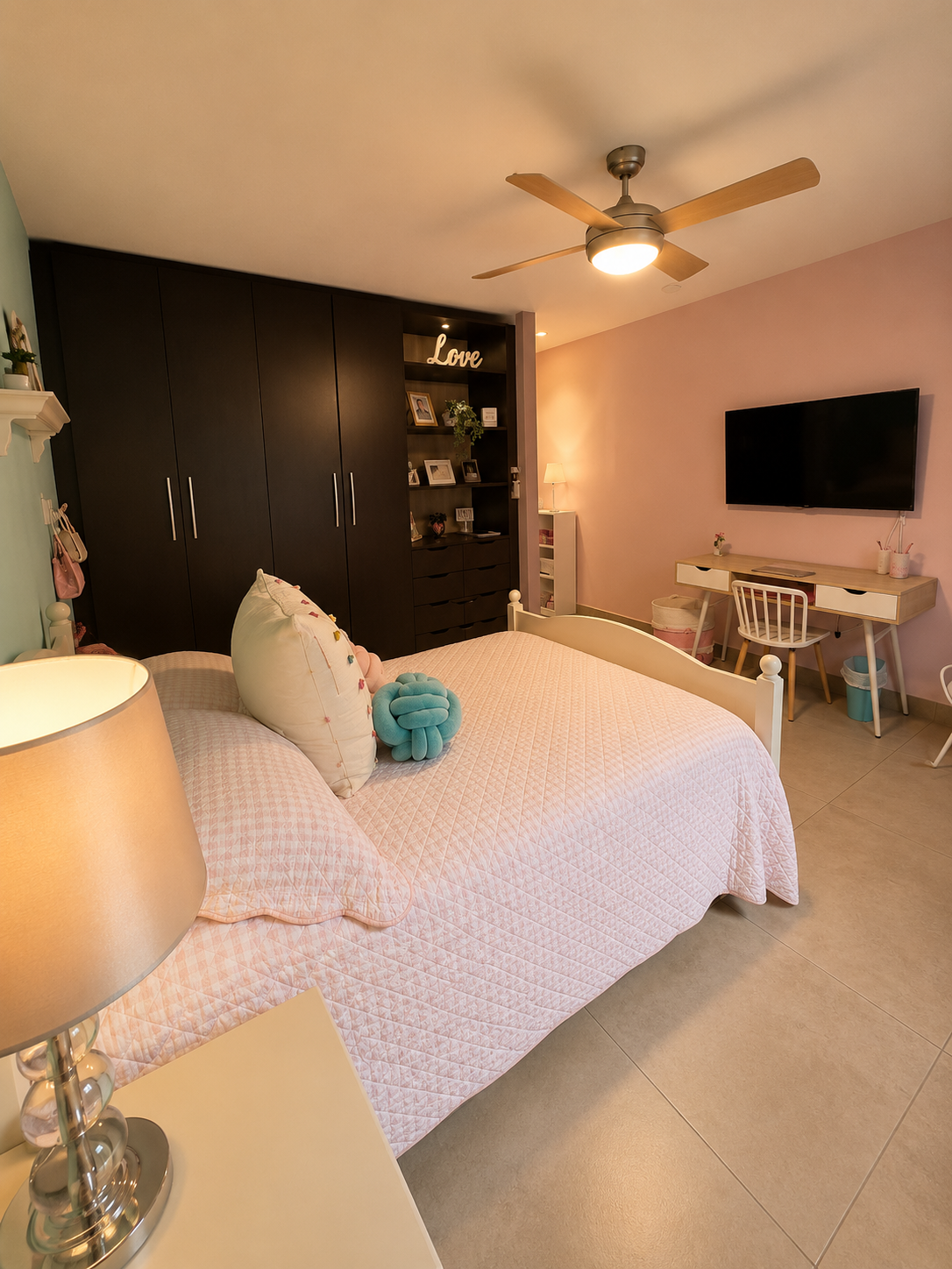Se Vende apartamento en Embassy Village, Clayton