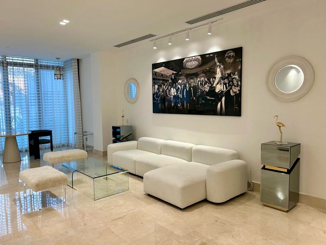 ALQUILER DE AMPLIO APARTAMENTO  AMOBLADO EN OCEAN REEF