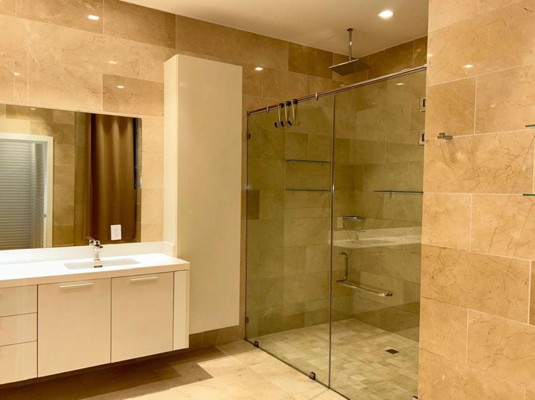 ALQUILER DE AMPLIO APARTAMENTO  AMOBLADO EN OCEAN REEF