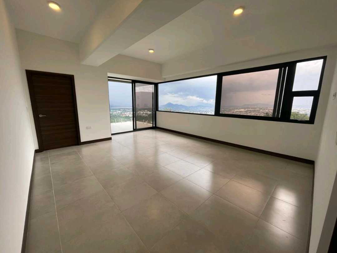 Alquiler de apartamento con amplio balcón Edificio Elemento, Zona 13