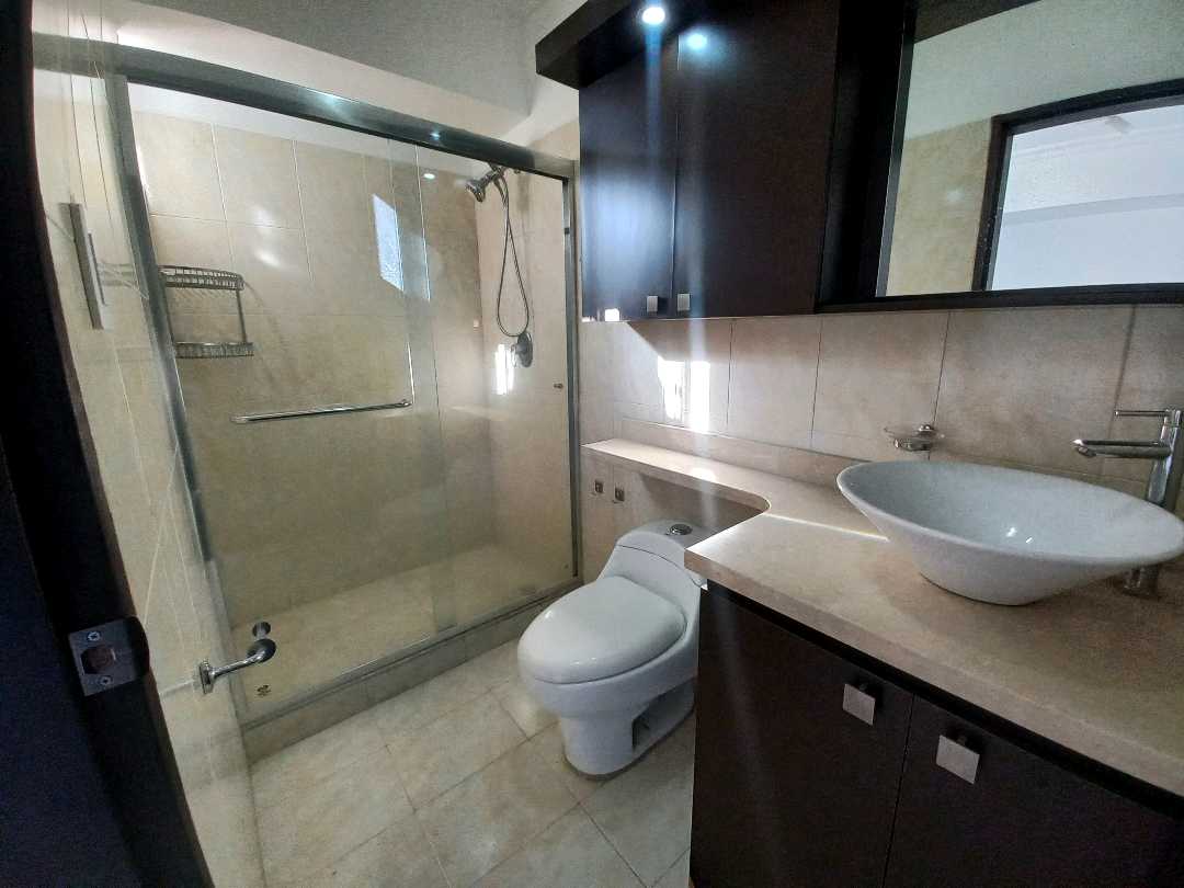 Apartamento en Alquiler en Lomas de Los Mangos AR-9677984 - Foto 5
