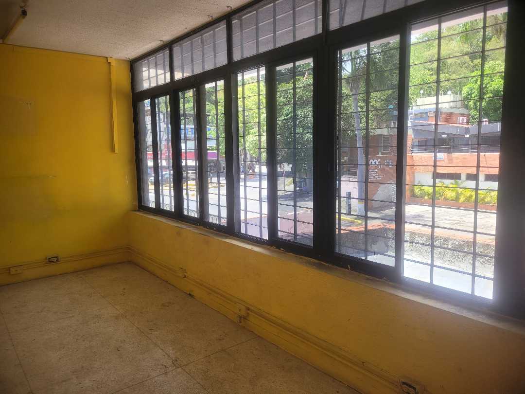 En Alquiler Local Comercial Avenida Principal Chuao Baruta Caracas