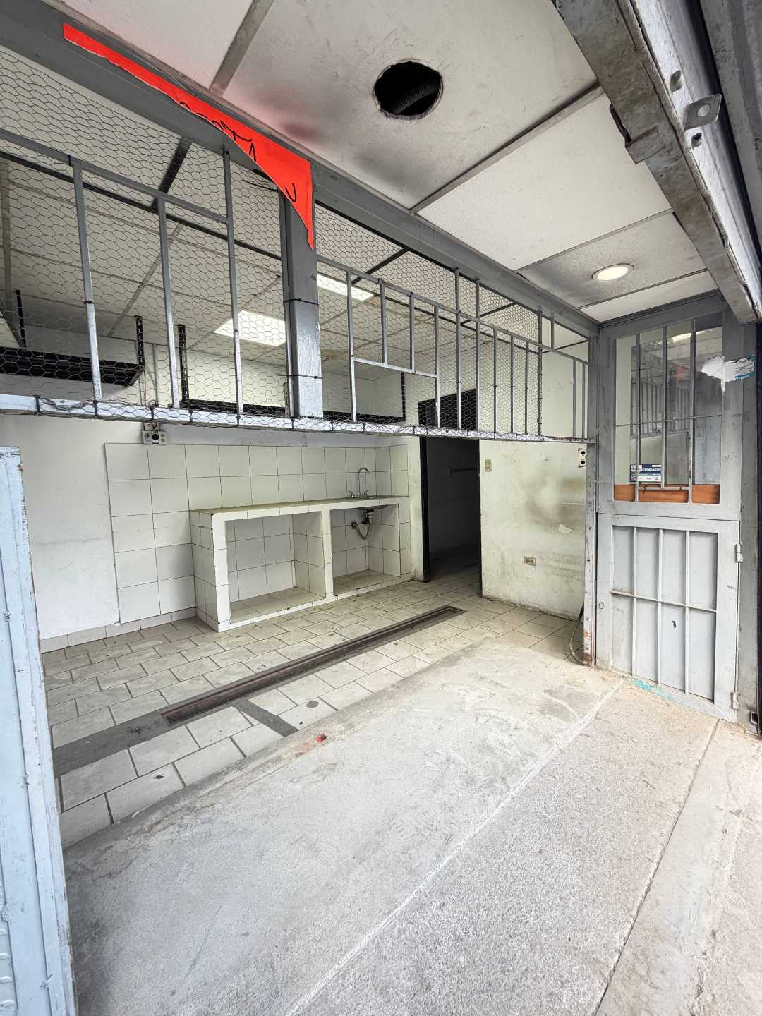 Alquiler de local petare/ santa lucia 32 mts ² Kc