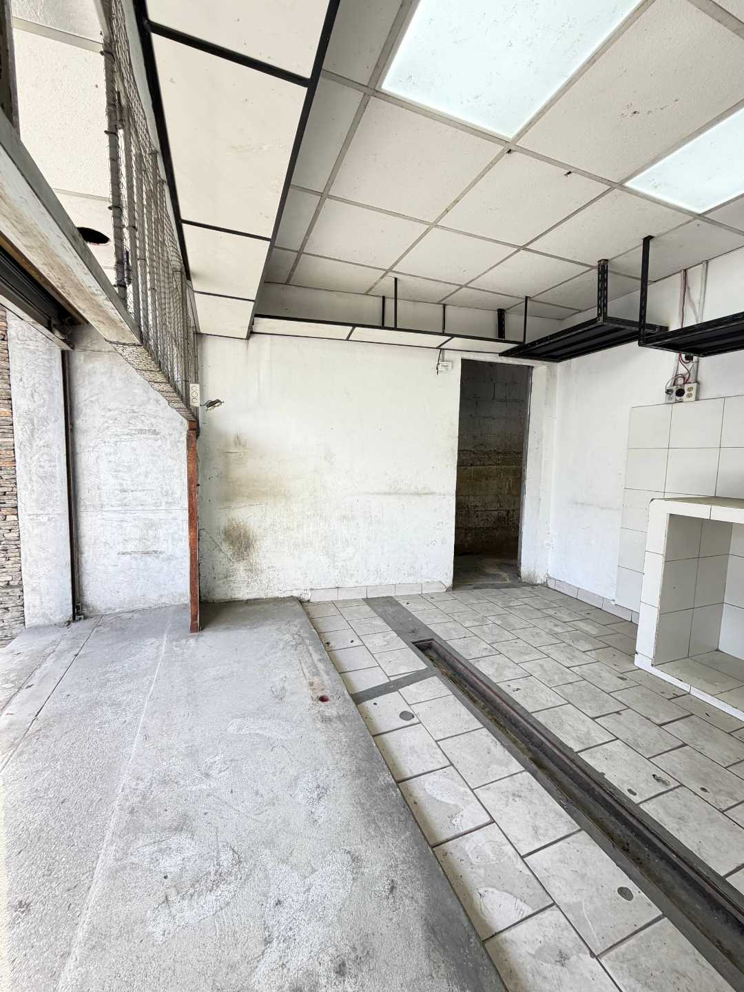 Alquiler de local petare/ santa lucia 32 mts ² Kc