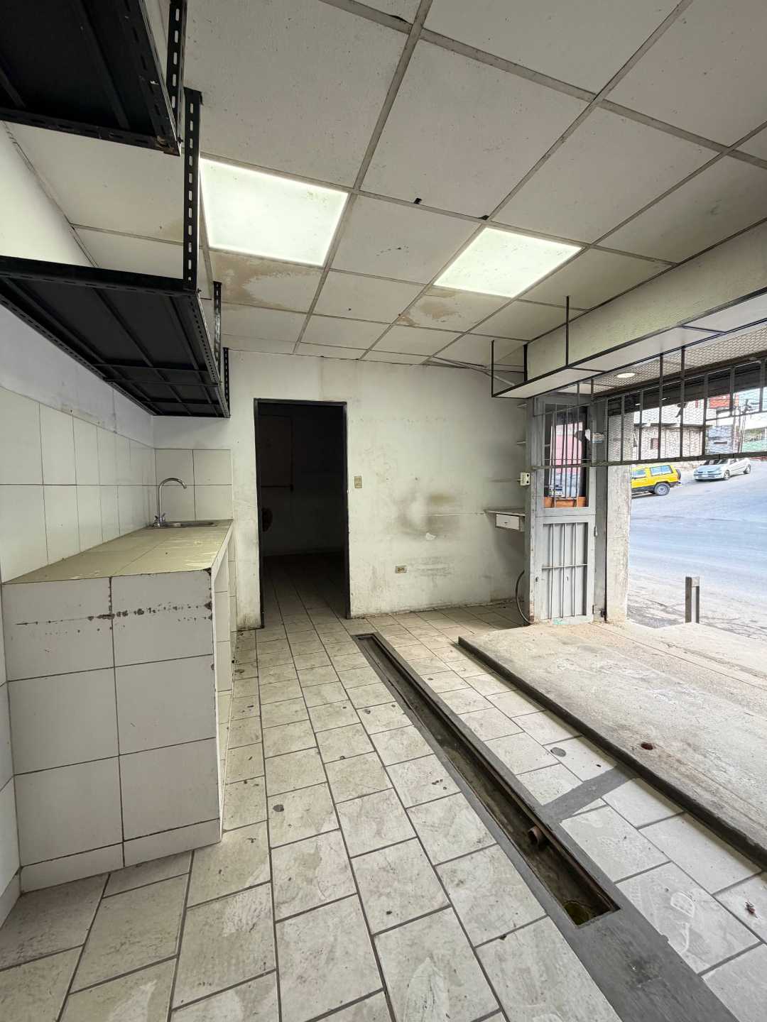 Alquiler de local petare/ santa lucia 32 mts ² Kc