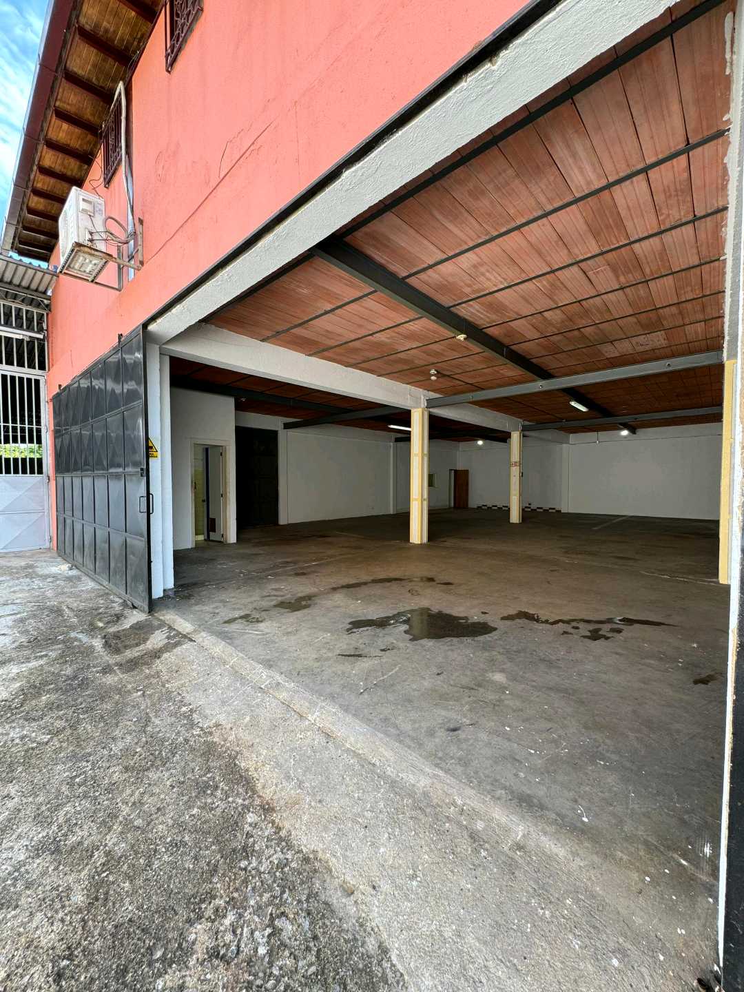 Alquiler Galpón Deposito Urb Turumo KC