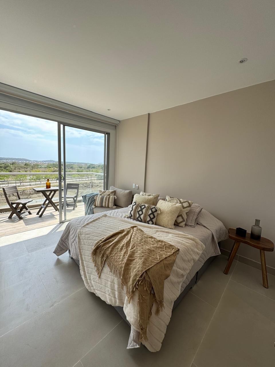 APARTAMENTO AMOBLADO EN ARRIENDO EN ZONA NORTE - CARTAGENA