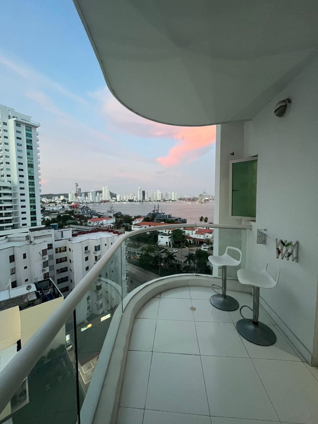 APARTAESTUDIO AMOBLADO EN ARRIENDO EN BOCAGRANDE - CARTAGENA