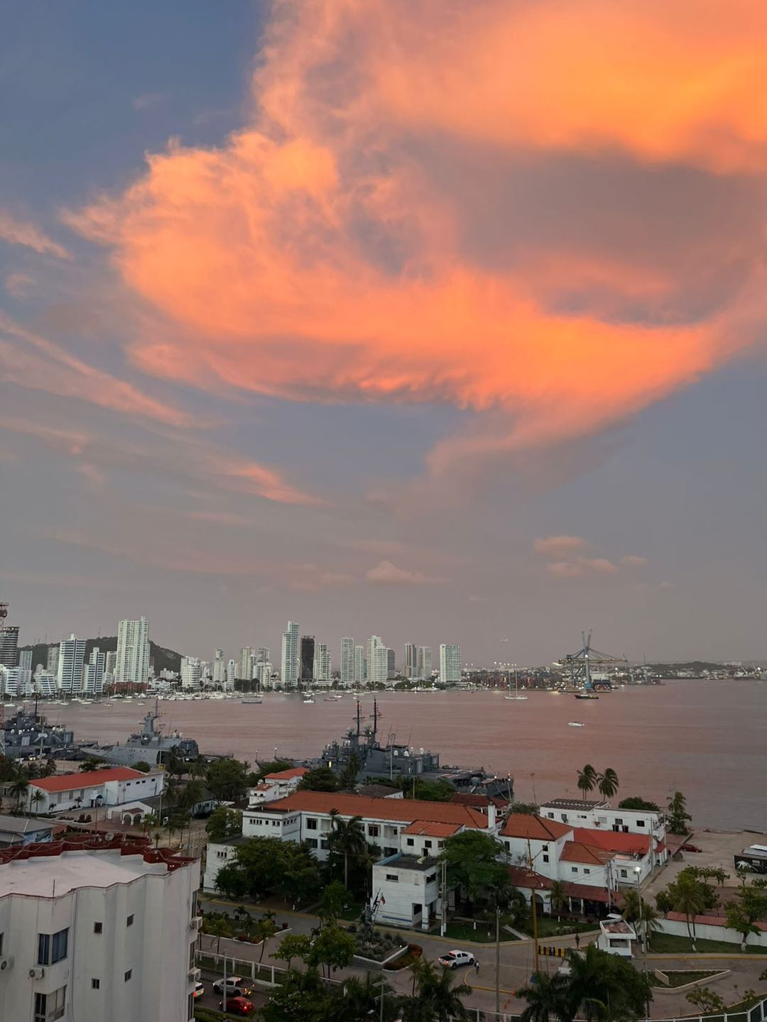 APARTAESTUDIO AMOBLADO EN ARRIENDO EN BOCAGRANDE - CARTAGENA