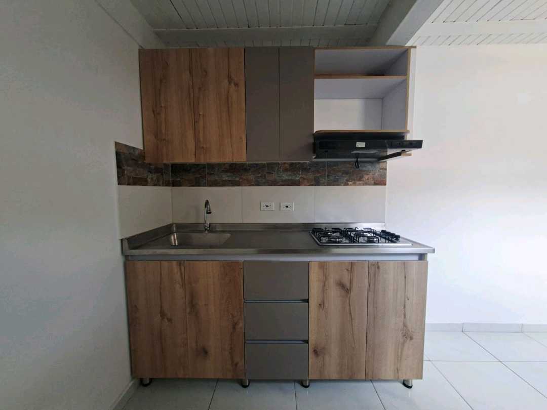 Apartaestudio en arriendo Conquistadores confortable