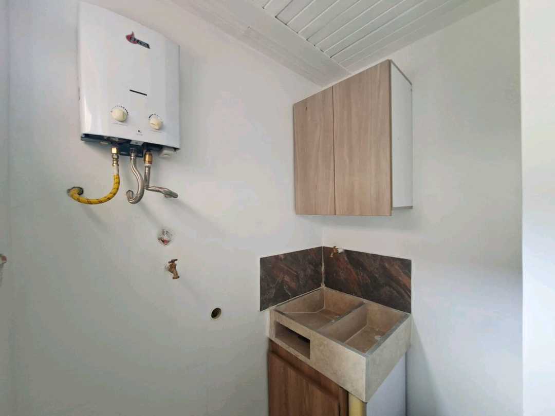 Apartaestudio en arriendo Conquistadores confortable