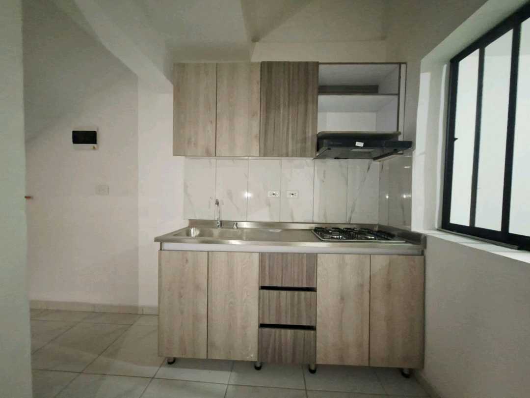 Apartaestudio en arriendo 2 habitaciones en Av Bolivariana