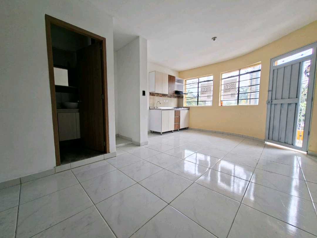Apartaestudio en arriendo Av Bolivariana