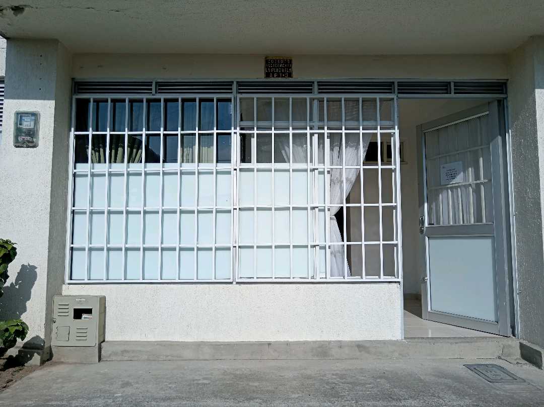 LOCAL COMERCIAL EN VENTA DE 2 AMBIENTES EN CALARCA BARRIO VERACRUZ