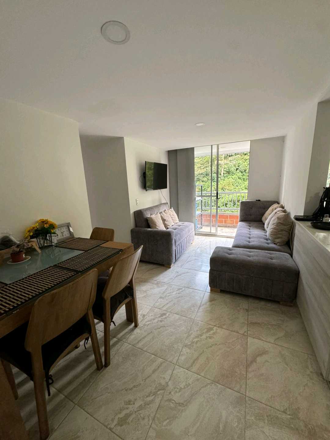 Apartamento a la venta Sabaneta Loma de San José AB13