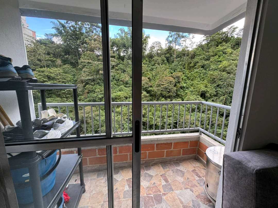 Apartamento a la venta Sabaneta Loma de San José AB13